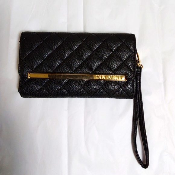 Steve Madden black wristlet - Picture 1 of 6